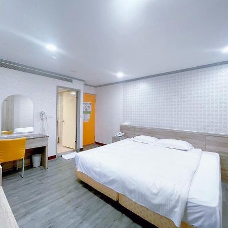 ז'ונגלי A22 Wei Lu Hotel מראה חיצוני תמונה