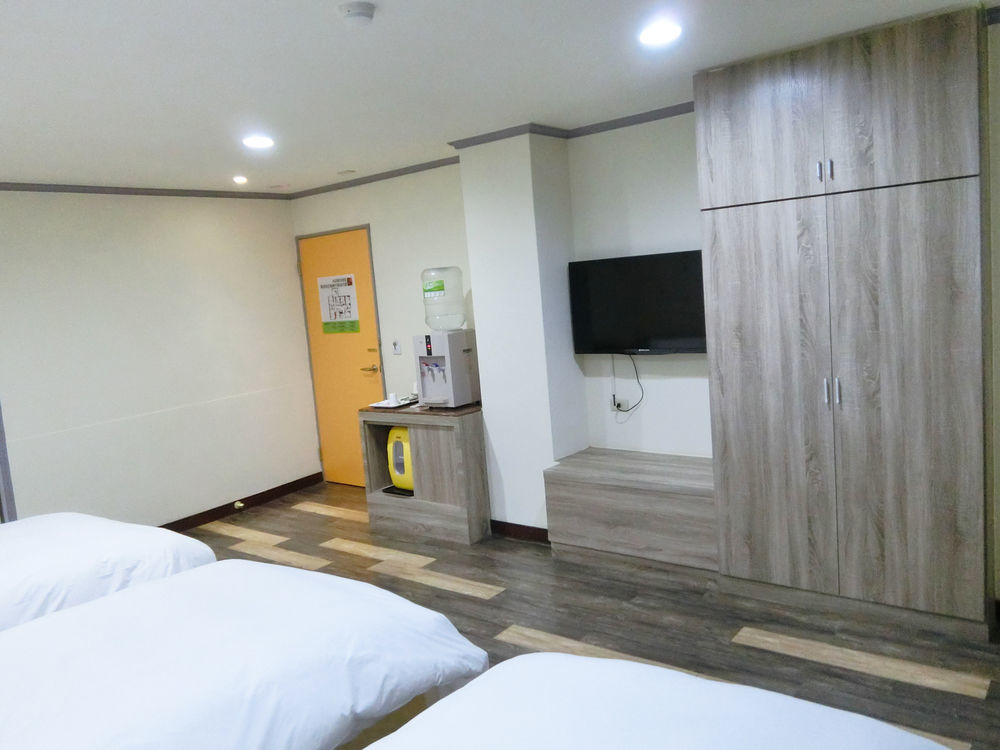 ז'ונגלי A22 Wei Lu Hotel מראה חיצוני תמונה